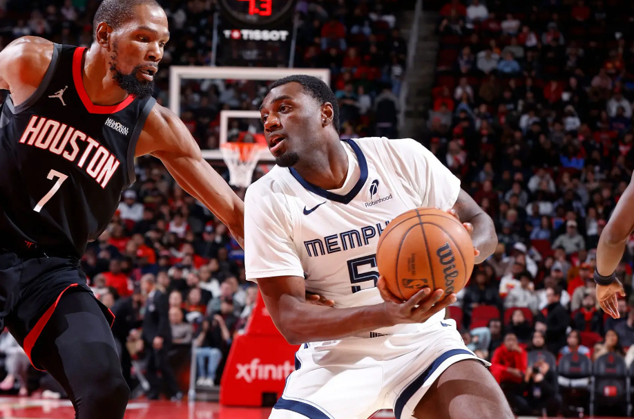 开云Kaiyun中国官网登录入口-面对火箭不断打铁,灰熊替补后场这样的状态还能留在轮换阵容中?