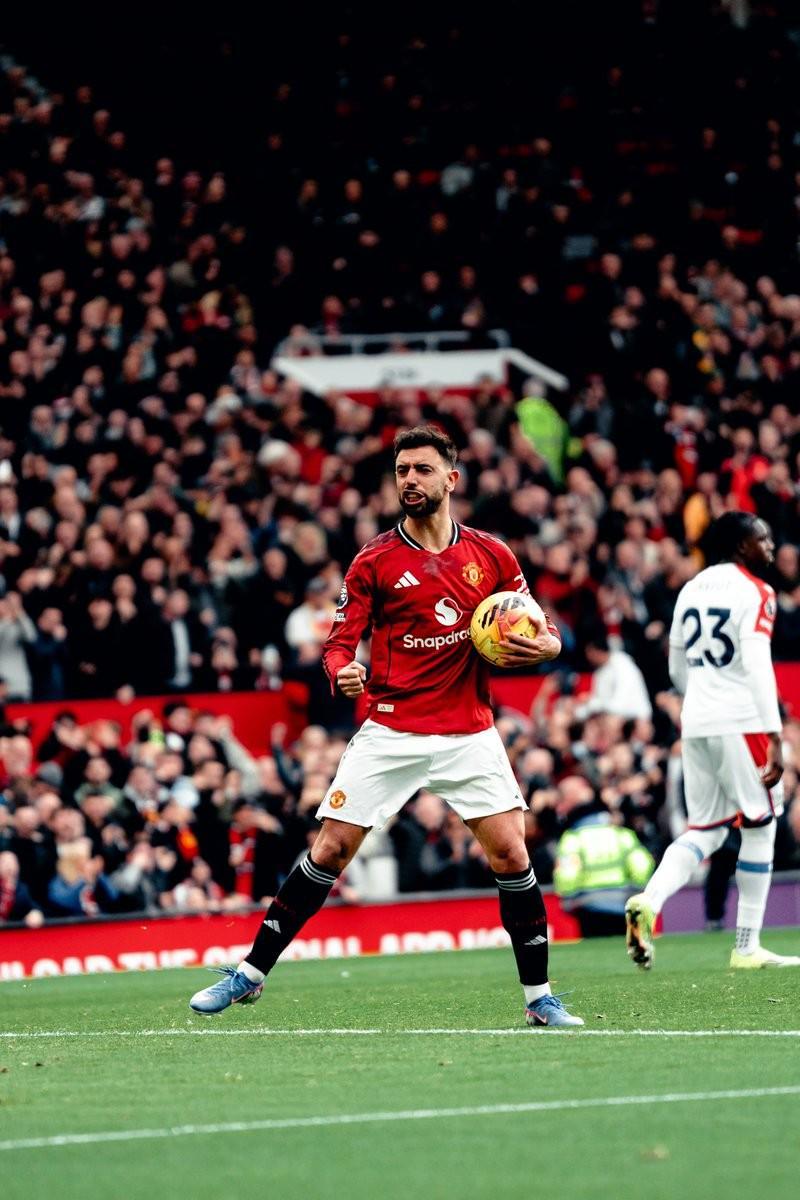 开云Kaiyun官网入口-英媒:曼联希望B费至少再留一年,内部人士认为他更倾向留队